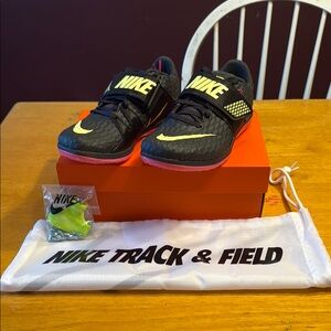 New in box, Nike High Jump Elite Black/Pink Men’s 6.5 (Women's 8)